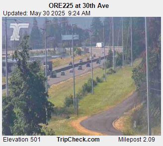 Traffic Cam ORE225 at 30th Ave